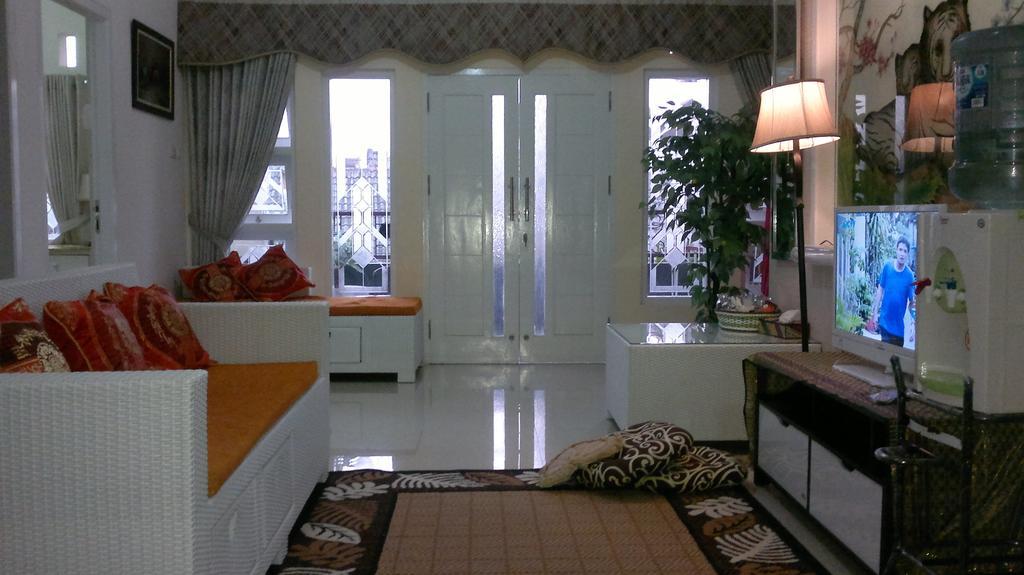 مالانغ Griya Nelwan Guest House المظهر الخارجي الصورة