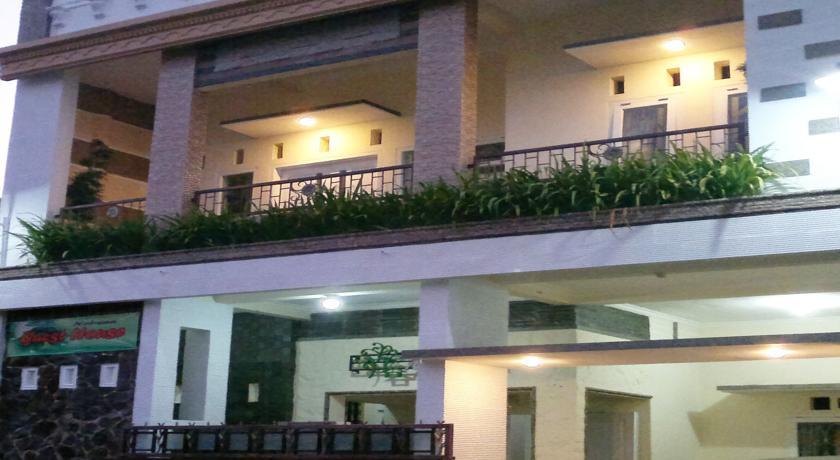 مالانغ Griya Nelwan Guest House المظهر الخارجي الصورة