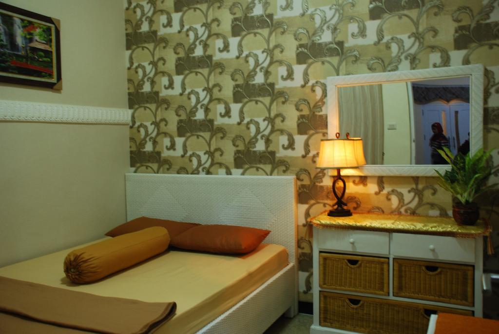 مالانغ Griya Nelwan Guest House الغرفة الصورة