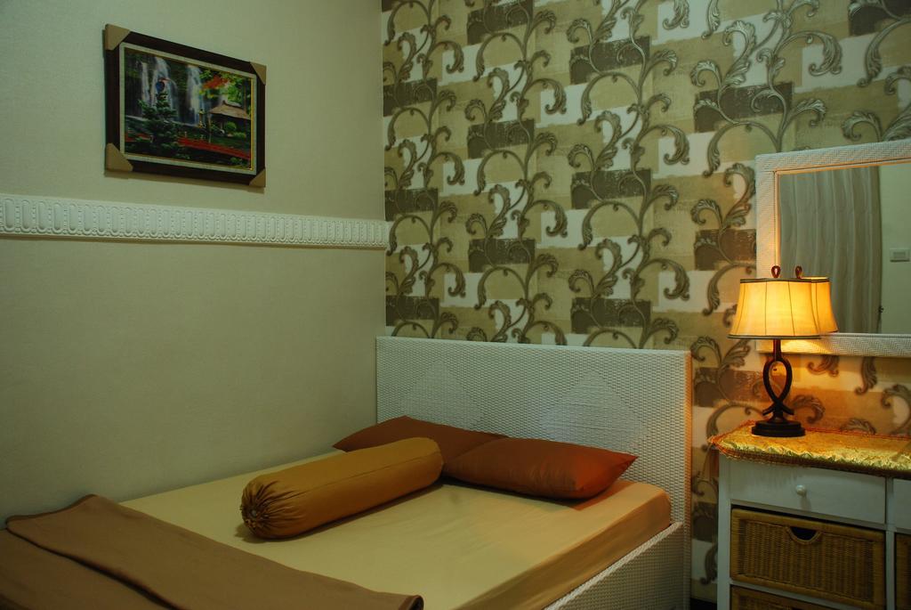 مالانغ Griya Nelwan Guest House الغرفة الصورة